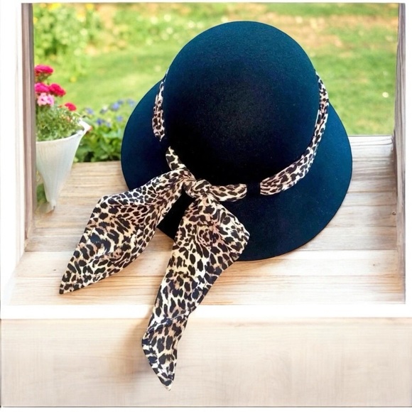 Adora 100% Wool Hat With Animal Print Scarf Beautiful - Picture 1 of 12